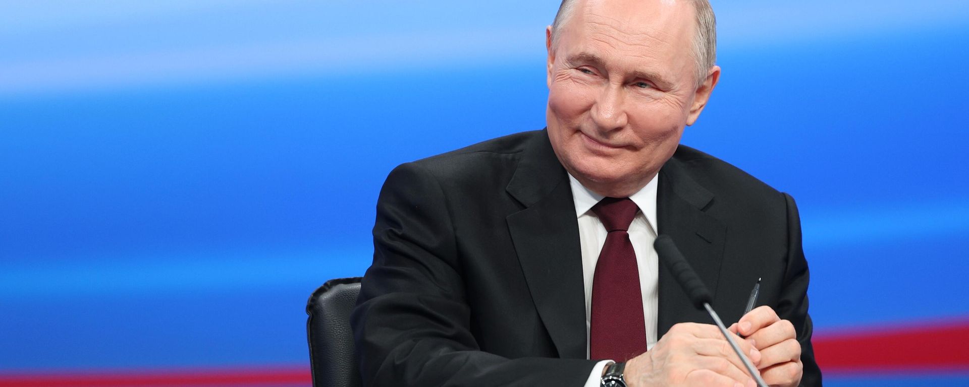 Russia's incumbent President Vladimir Putin meets co-chairmen of his election headquarters in Moscow. March 18, 2024. - Sputnik International, 1920, 18.03.2024
