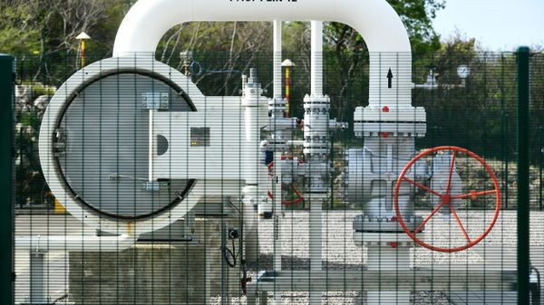 This photograph taken on April 25, 2023, shows machinery of the new floating terminal for liquefied gas built by LNG (liquefied natural gas) Croatia, in the town of Omisalj on the island of Krk.  - Sputnik International