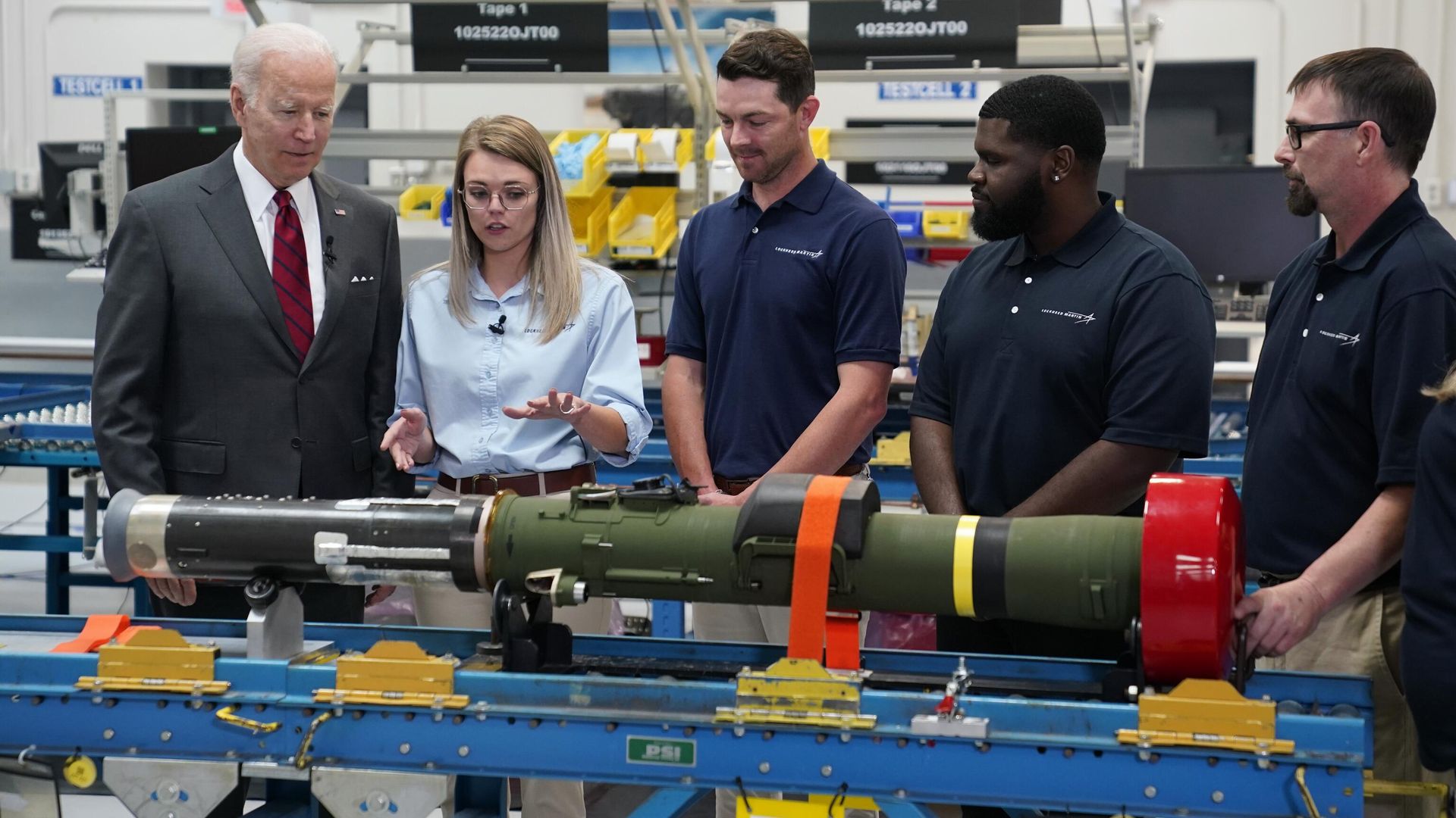 President Joe Biden listens during tour of the Lockheed Martin Pike County Operations facility where Javelin anti-tank missiles are manufactured President Joe Biden listens during tour of the Lockheed Martin Pike County Operations facility where Javelin anti-tank missiles are manufactured - Sputnik International, 1920, 19.03.2024