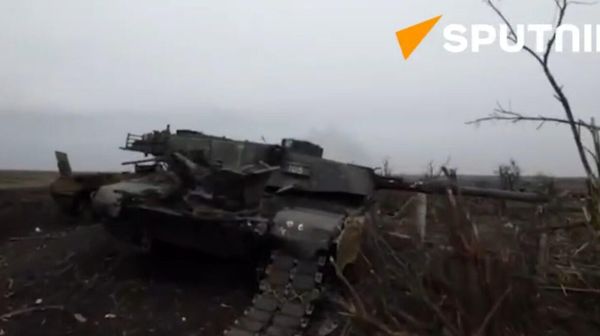 Russian special forces reached the US-made Abrams tank that was knocked out in the village of Berdychi - Sputnik International