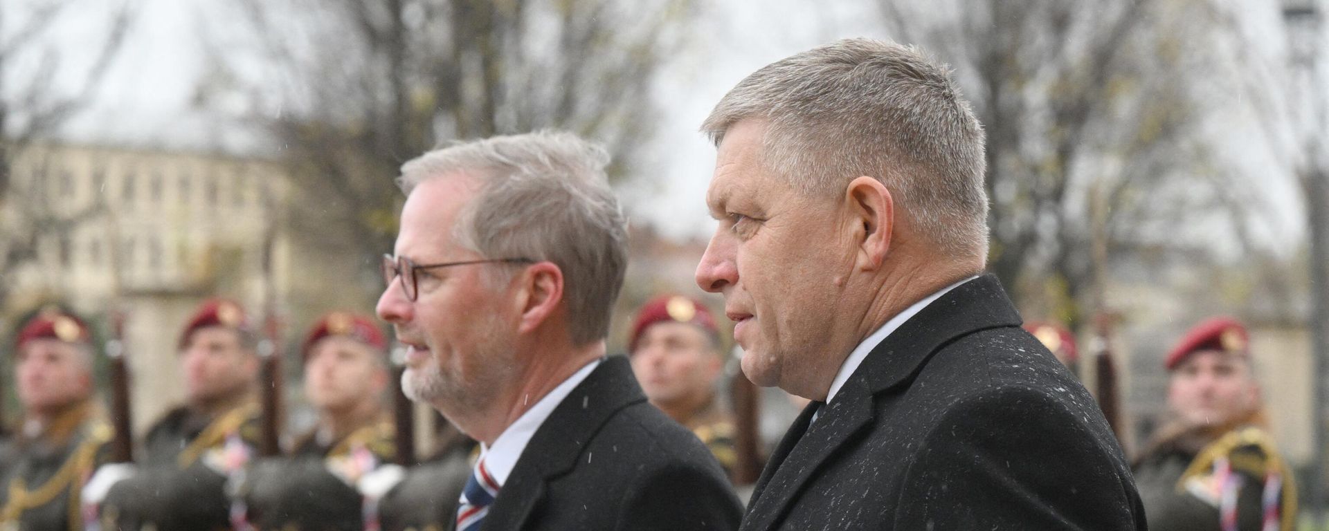 Czech Republic's Prime Minister Petr Fiala (Back) and his Slovakia's counterpart Robert Fico. - Sputnik International, 1920, 20.03.2024