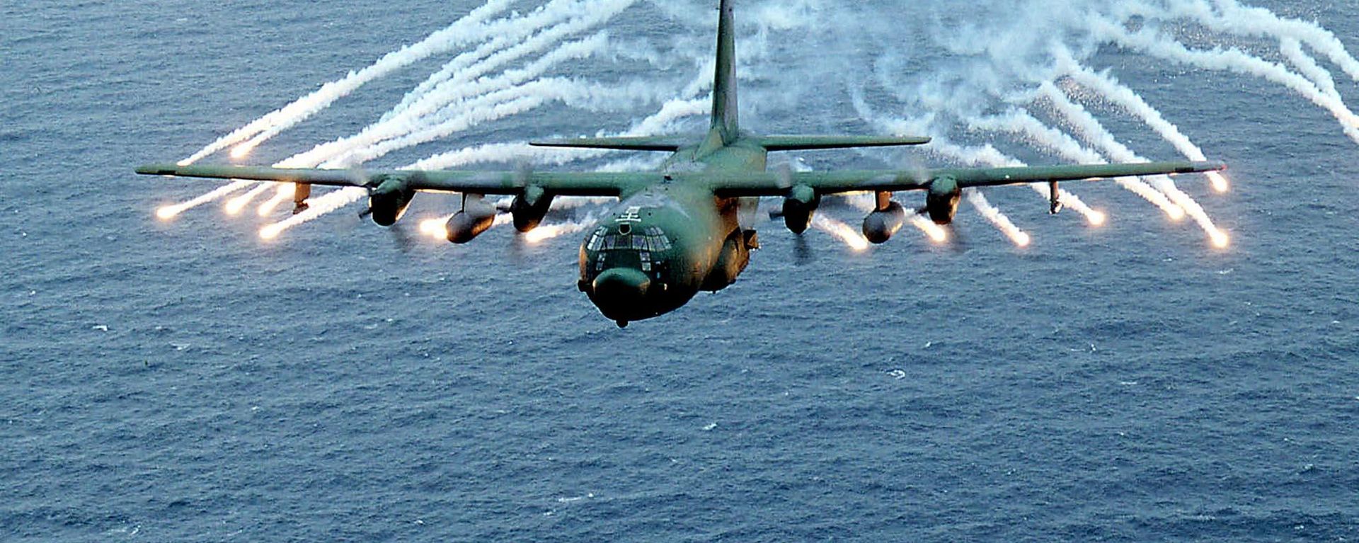 A US Air Force AC-130 gunship on a training exercise. A US Air Force AC-130 gunship on a training exercise. - Sputnik International, 1920, 21.03.2024