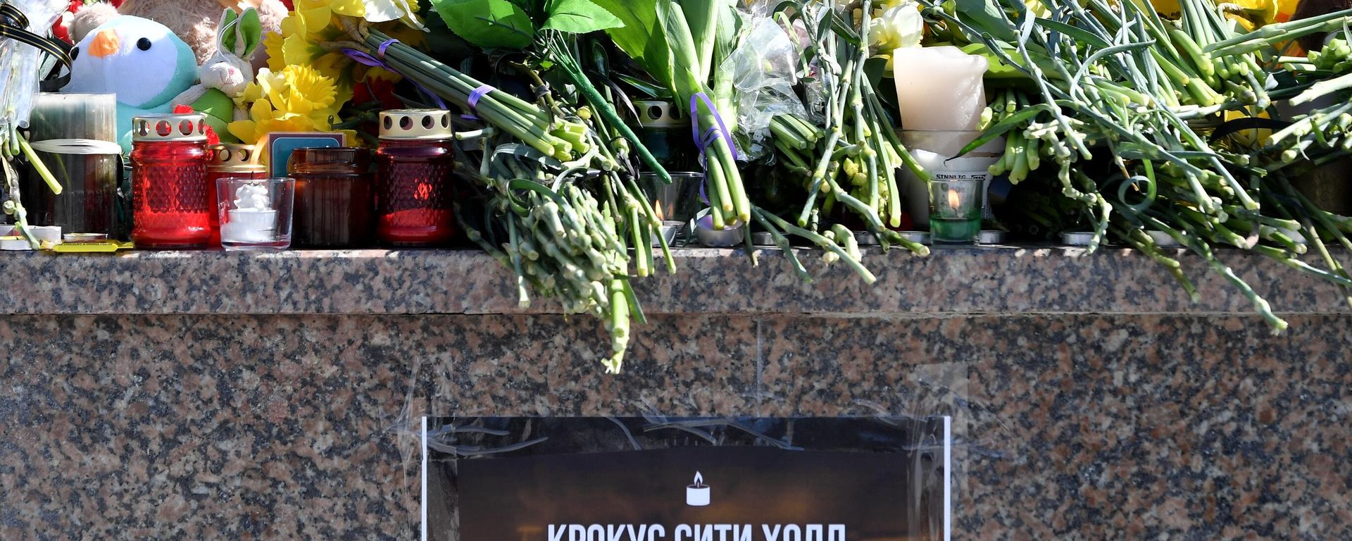 Paying tribute to victims of the Crocus City Hall terrorist attack. March 23, 2024. Paying tribute to victims of the Crocus City Hall terrorist attack. March 23, 2024. - Sputnik International, 1920, 23.03.2024