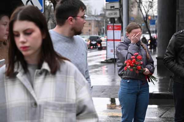People mourn at a makeshift memorial in front of the Russian Embassy in Armenia's Yerevan.  - Sputnik International