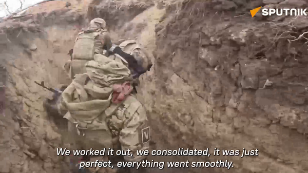 Russian Marines Execute Flawless Assault on Ukrainian Strongpoint - Sputnik International