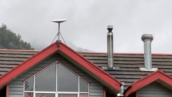 View of an antenna of the Starlink satellite internet at the Jhon F. Kennedy school in Sotomo, Los Lagos Region in southern Chile, on August 8, 2021.  - Sputnik International
