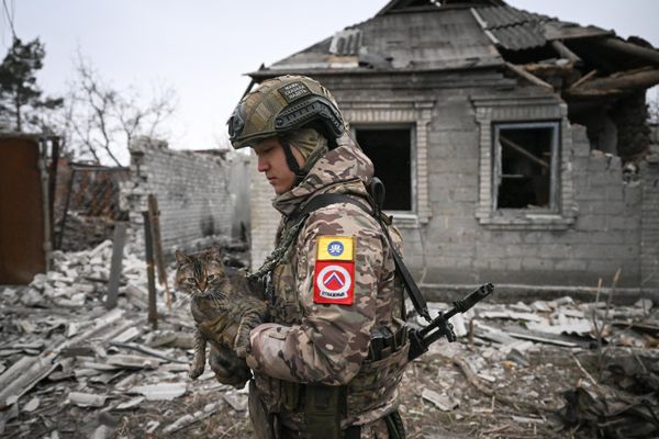 A soldier from Russia's Battlegroup Tsentr engaged in a munition-clearing operation in the Avdeyevka area. - Sputnik International