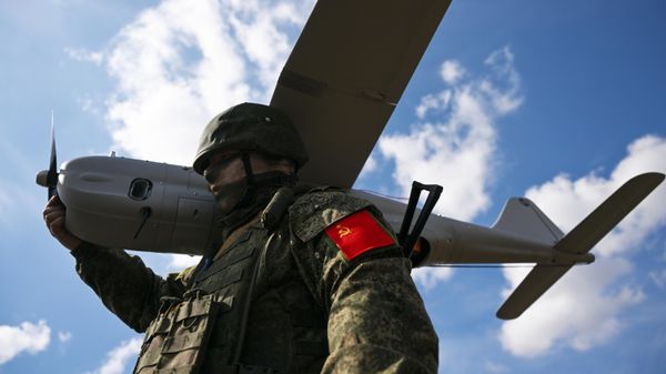A Russian fighter preparing for a combat mission around Avdeyeavka in the special military op zone - Sputnik International