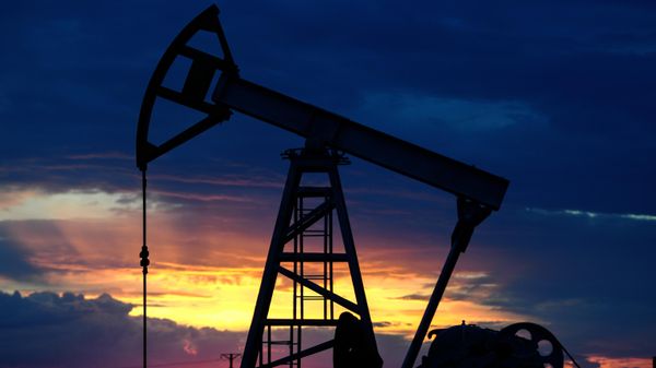 An oil pump is seen in Almetyevsky District, Republic of Tatarstan, Russia - Sputnik International