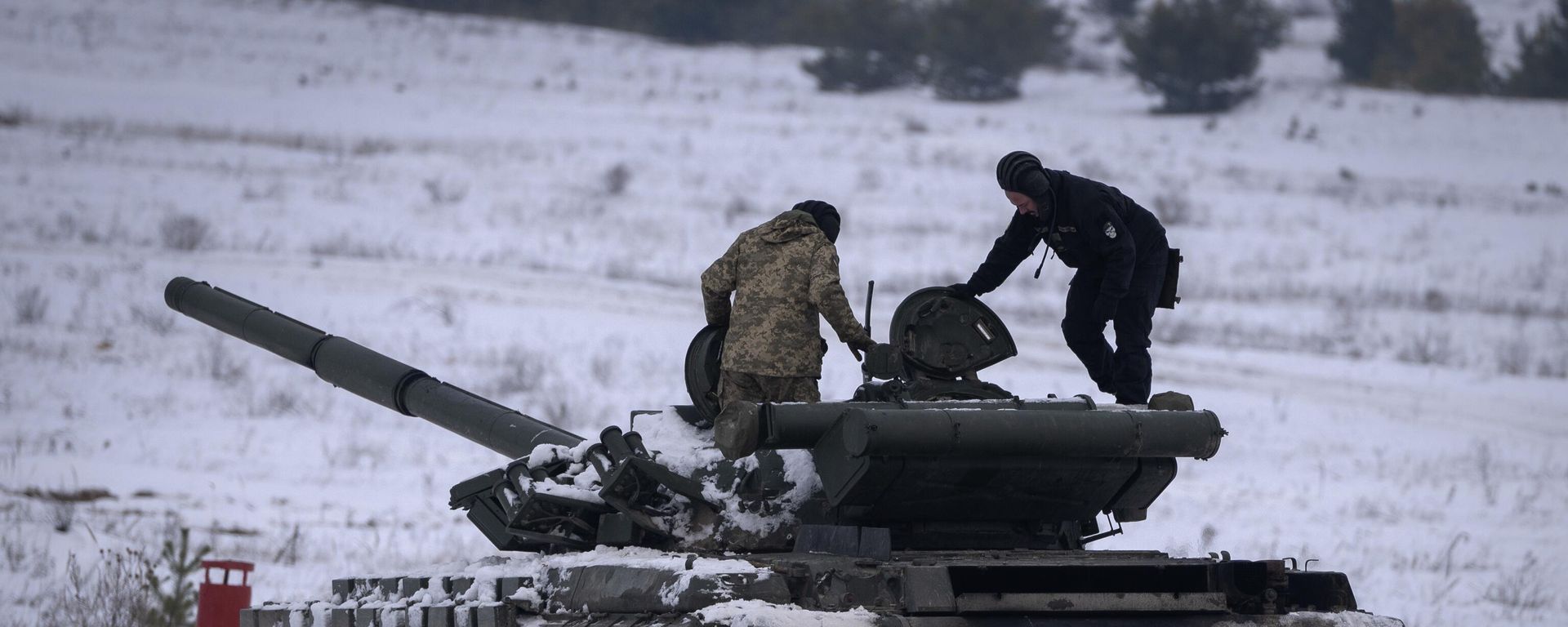 Украинские солдаты во время военных учений в Украине Украинские солдаты во время военных учений в Украине - Sputnik International, 1920, 23.01.2025