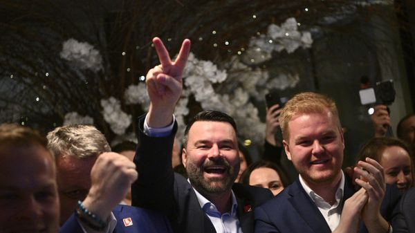 Supporters of the presidential candidate Peter Pellegrini celebrate at his headquarters after a presidential runoff in Bratislava, Slovakia, Saturday, April 6, 2024. Pellegrini is a close ally of populist Prime Minister Robert Fico known for his pro-peace policies. (AP Photo/Denes Erdos) - Sputnik International
