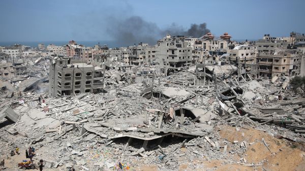 A general view shows the damage in the area surrounding Gaza's Al-Shifa hospital after the Israeli military withdrew from the complex housing the hospital on April 1, 2024 - Sputnik International