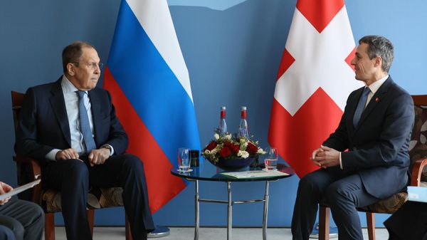 Russian Foreign Minister Sergey Lavrov and Switzerland's President and head of the Federal Department of Foreign Affairs Ignazio Cassis attend a meeting on the sidelines of the U.S.-Russia talks in Geneva, Switzerland - Sputnik International