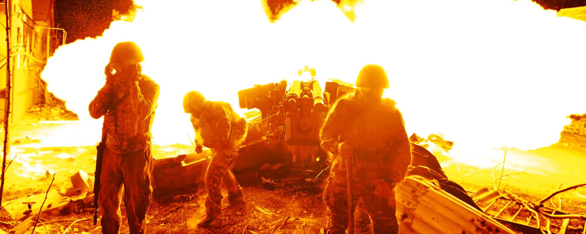 Russian Yug artillery unit servicemen launch 152mm D-20 howitzer fire at Ukrainian Armed Forces positions in the Artyomovsk (Bakhmut) direction, in the course of Russia's special military operation in Ukraine, at the unknown location. - Sputnik International, 1920, 11.04.2024