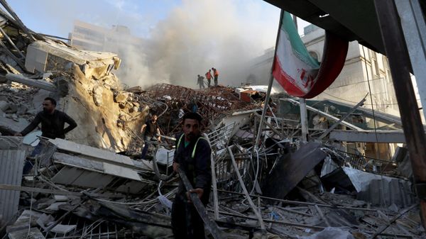 Building hit by an Israeli air strike in Damascus, Syria, Monday, April 1, 2024. The strike that demolished Iran’s consulate in Damascus killed two Iranian generals and five officers.  - Sputnik International