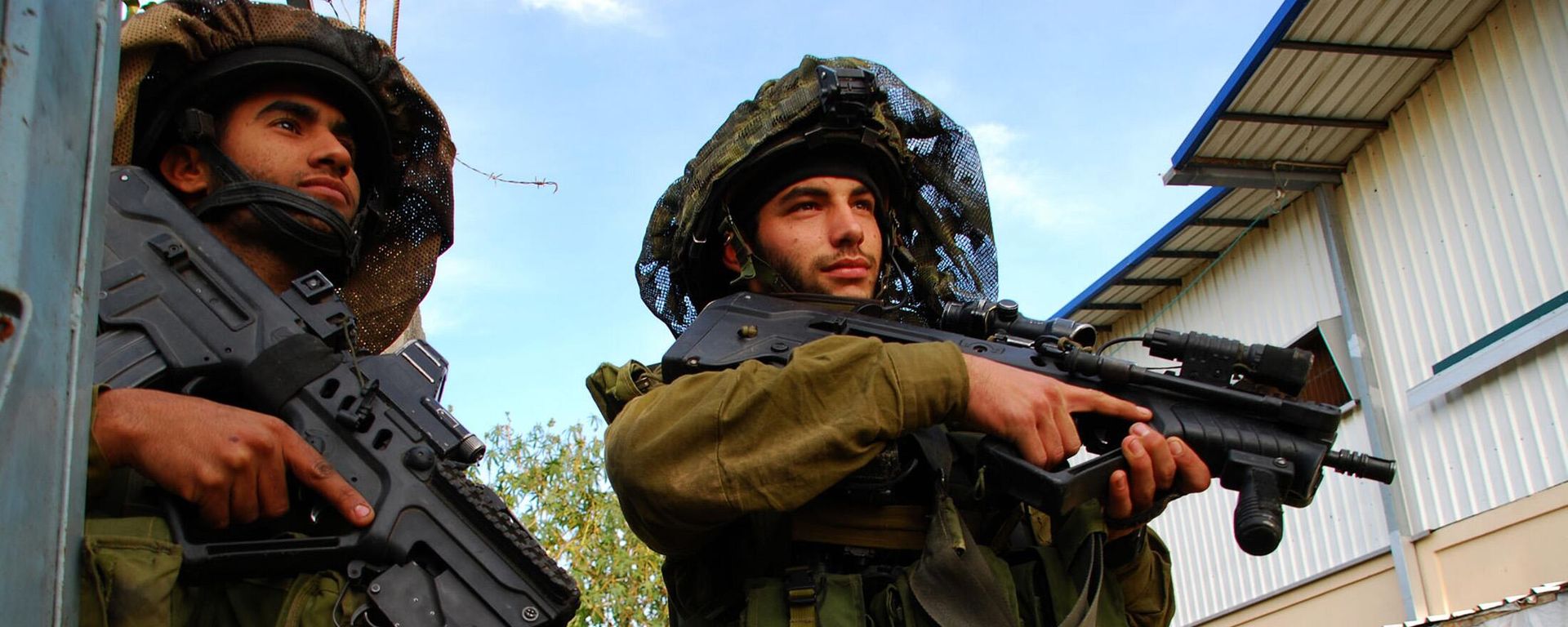 Israeli paratroopers during an operation in the Gaza Strip (credit: IDF spokesperson). - Sputnik International, 1920, 08.06.2024
