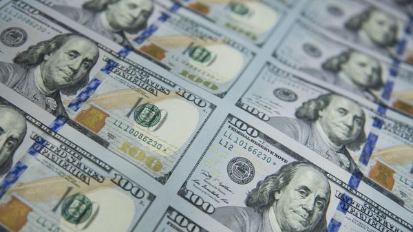 New 100 USD bills. File photo - Sputnik International