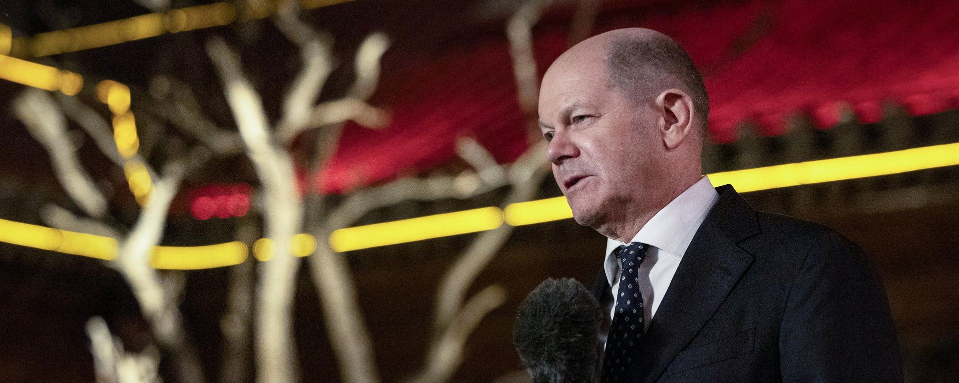 German Chancellor Olaf Scholz speaks during a press conference in Beijing on April 16, 2024. German Chancellor Olaf Scholz speaks during a press conference in Beijing on April 16, 2024. - Sputnik International, 1920, 17.04.2024