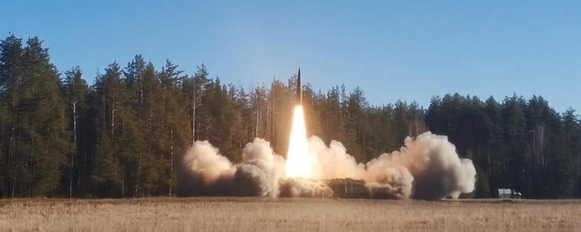 Iskander tactical missile launched towards Ukrainian positions - Sputnik International, 1920, 21.09.2026