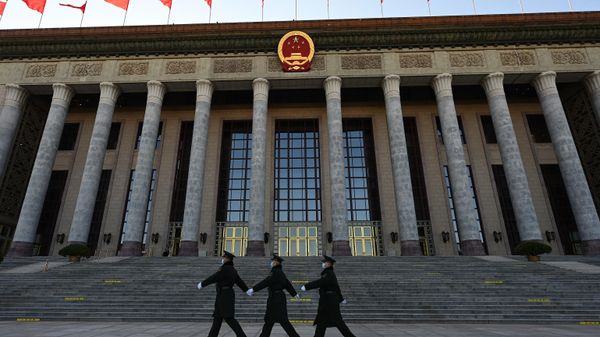 Chinese People’s Liberation Army (PLA) soldiers march outside the Great Hall of People during the 14th National People's Congress (NPC) in Beijing on March 6, 2024.  - Sputnik International