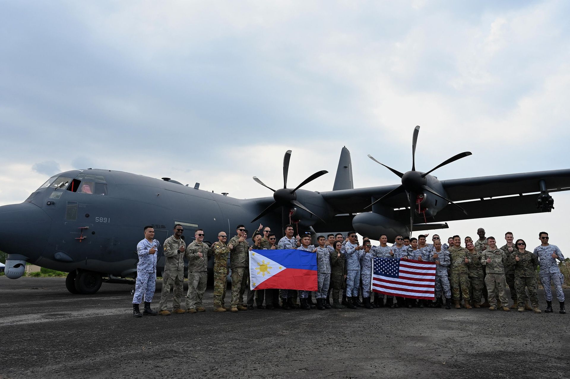 US and Filipino soldiers on April 23, 2023, as part of the US-Philippines joint military exercise ‘Balikatan’. US and Filipino soldiers on April 23, 2023, as part of the US-Philippines joint military exercise ‘Balikatan’. - Sputnik International, 1920, 22.04.2024