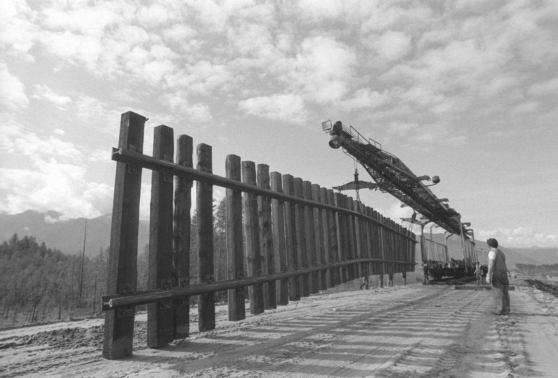 Team of tracklayers working at Baikal-Amur Mainline (BAM). - Sputnik International, 1920, 23.04.2024