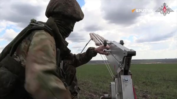 Russian Orlan drone crews conduct round-the-clock surveillance of Ukrainian positions near Ugledar in the Donetsk People's Republic - Sputnik International