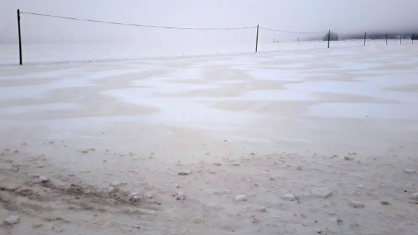 Sand from the Sahara desert has fallen on a snowy field in Kurikka, Finland, on February 25, 2021 - Sputnik International