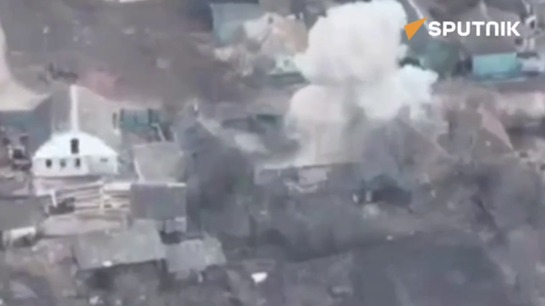 Russian FPV Drone Takes Out Ukrainian Fireteam - Sputnik International
