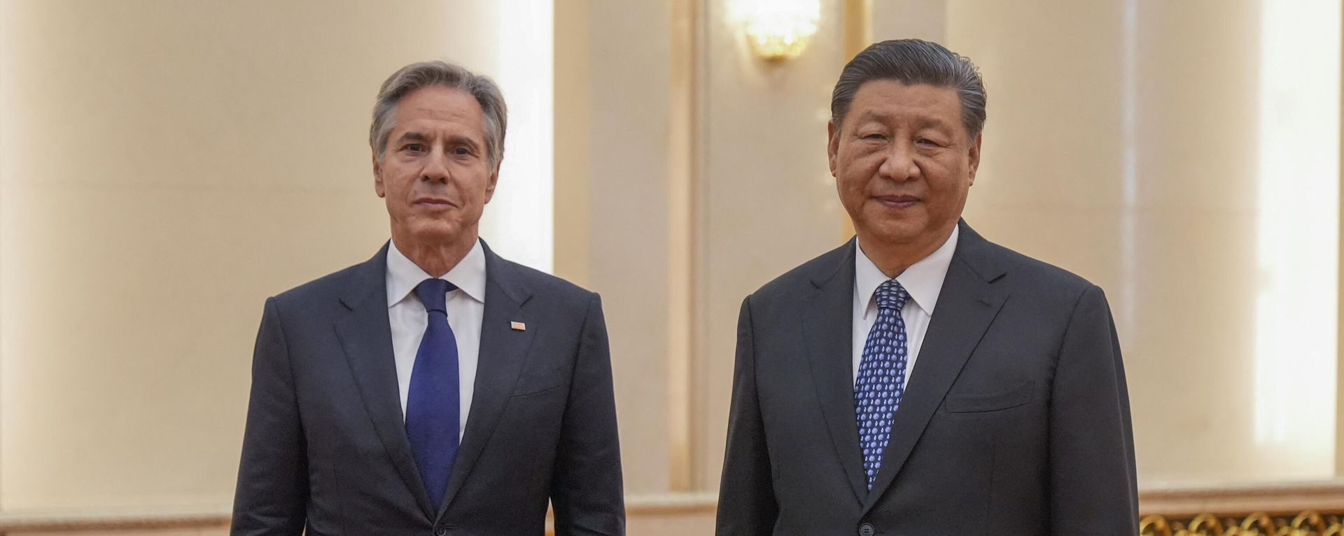US Secretary of State Antony Blinken (L) meets with China's President Xi Jinping at the Great Hall of the People in Beijing on April 26, 2024. US Secretary of State Antony Blinken (L) meets with China's President Xi Jinping at the Great Hall of the People in Beijing on April 26, 2024. - Sputnik International, 1920, 27.04.2024