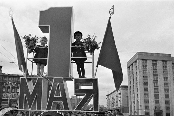 A workers' demonstration at Moscow's Red Square in 1939. - Sputnik International