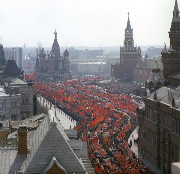 Red Square in Moscow plays host to a demonstration to mark the International Day of Workers’ Solidarity on May 1. - Sputnik International