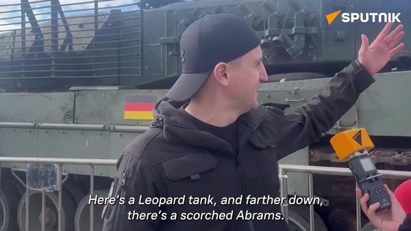 Ordinary Russians react to captured Western military hardware - Sputnik International