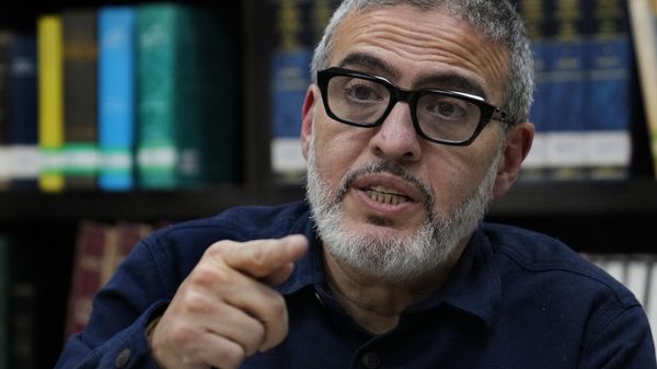 Doctor Ghassan Abu Sitta, a Palestinian-British plastic surgeon specializing in conflict medicine, speaks during an interview with The Associated Press at the Institute for Palestine Studies in Beirut, Lebanon, Saturday, Dec. 9, 2023. Abu Sitta who spent weeks in the Gaza Strip during the current Israel-Hamas war in the enclave as part of a Doctors Without Borders medical team said he has given testimony to a British war crimes investigation unit. - Sputnik International