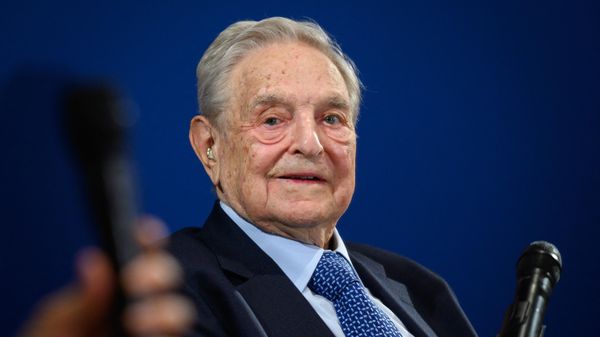 Hungarian-born US investor and philanthropist George Soros looks on after having delivered a speech on the sidelines of the World Economic Forum (WEF) annual meeting, on January 23, 2020 in Davos, eastern Switzerland. (Photo by FABRICE COFFRINI / AFP) - Sputnik International