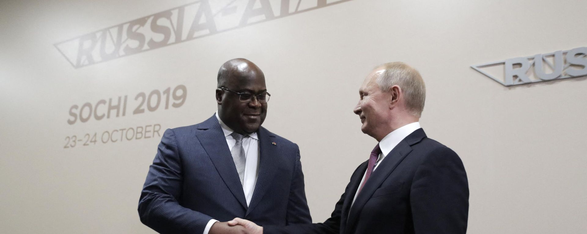 Russian President Vladimir Putin meets with Felix Antoine Tshilombo Tshisekedi, President, Democratic Republic of the Congo, on the sidelines of the 2019 Russia-Africa Summit in Sochi on October 23, 2019 - Sputnik International, 1920, 07.06.2024