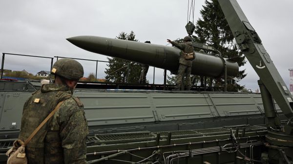 Drills involving electronic launches of Russia's Iskander-M missile system. - Sputnik International
