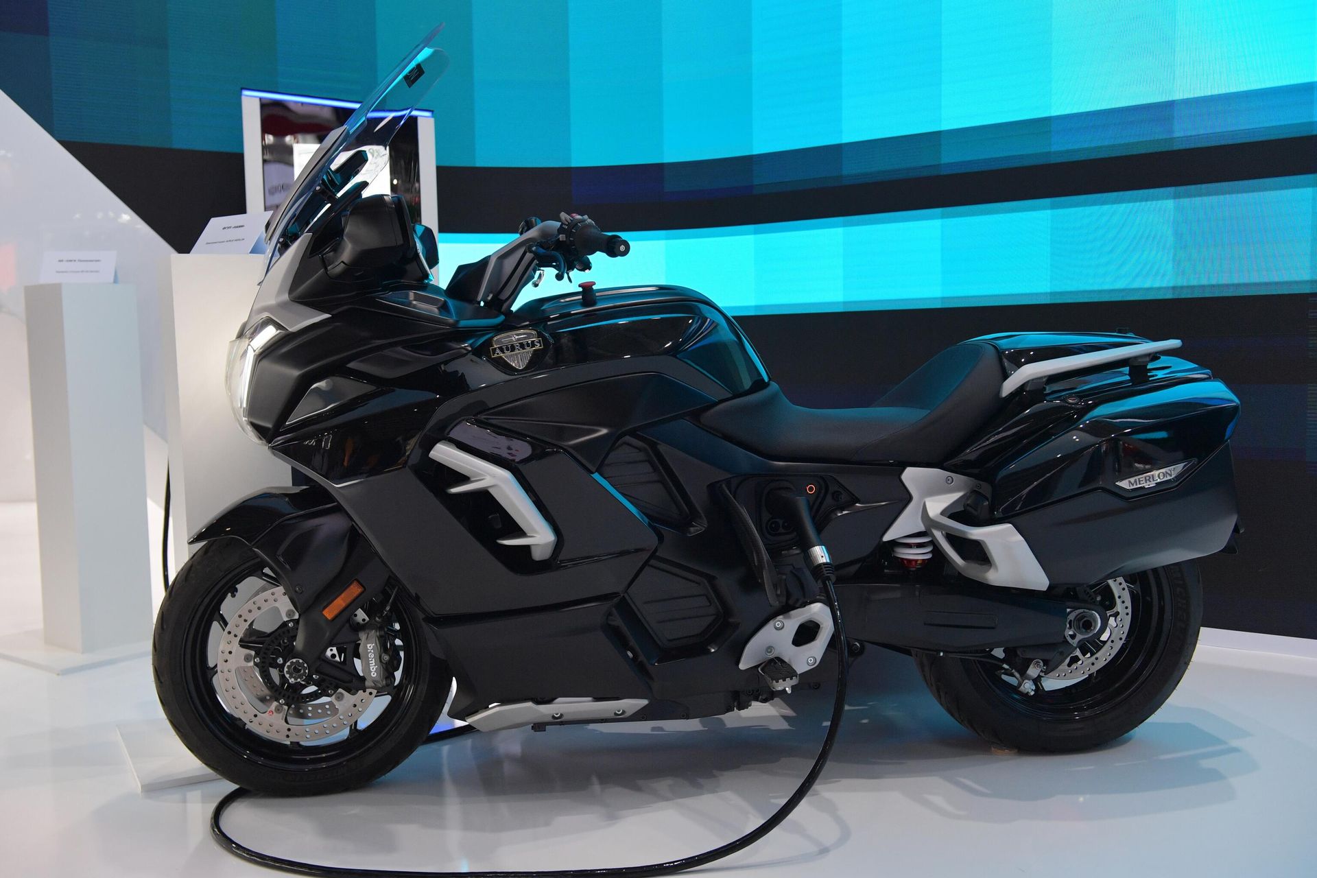 AURUS Merlon electric motorcycle. - Sputnik International, 1920, 07.05.2024