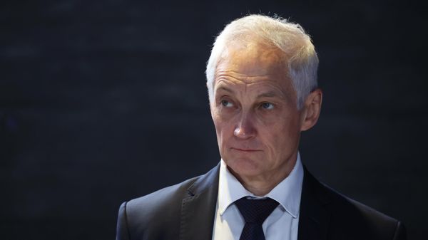 Andrei Belousov waits before a meeting of the Skolkovo Foundation Board of Trustees in Moscow region, Russia. - Sputnik International
