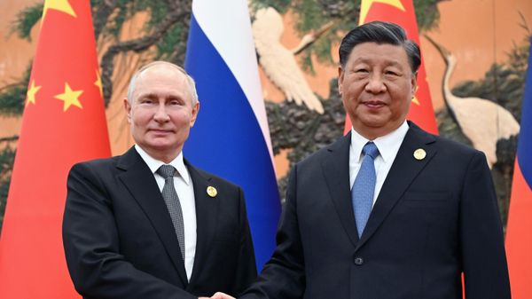 Chinese President Xi Jinping, right, and Russian President Vladimir Putin pose for a photo prior to their talks on the sidelines of the Belt and Road Forum in Beijing, China, on Wednesday, Oct. 18, 2023 - Sputnik International