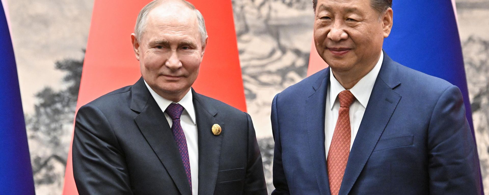 President Vladimir Putin arrived in China on an official visit - Sputnik International, 1920, 16.05.2024