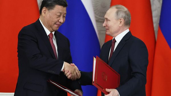 Chinese President Xi Jinping and Russian President Vladimir Putin. - Sputnik International