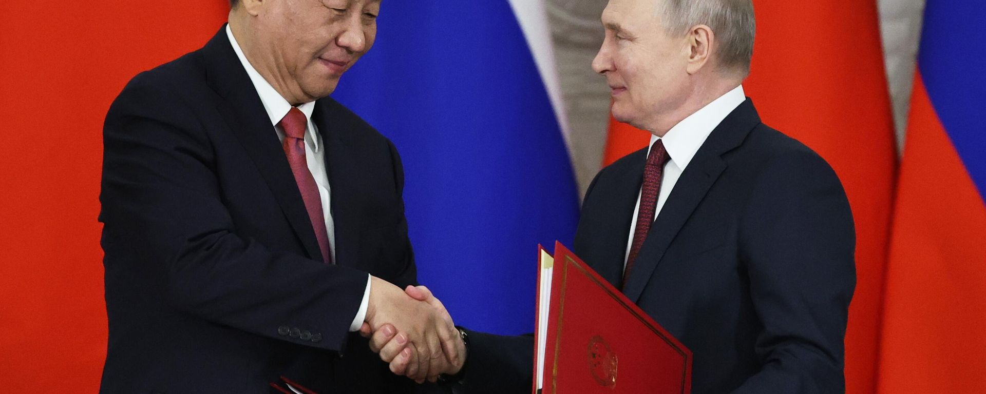 Chinese President Xi Jinping and Russian President Vladimir Putin. Chinese President Xi Jinping and Russian President Vladimir Putin. - Sputnik International, 1920, 30.08.2025