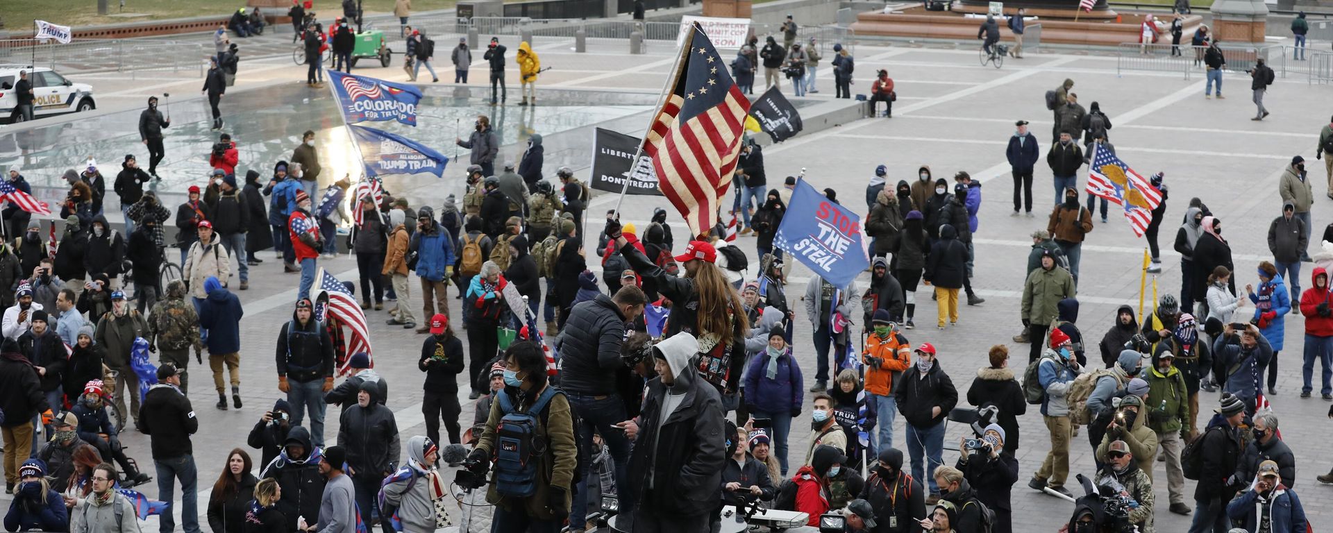Supporters of US President Donald Trump storm the Capitol during a rally to contest the certification of the 2020 US presidential election results - Sputnik International, 1920, 14.07.2024