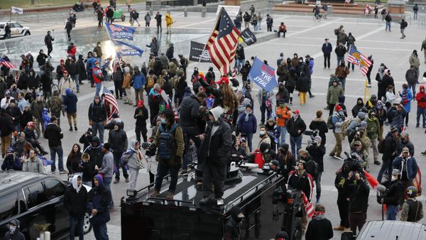 Supporters of US President Donald Trump storm the Capitol during a rally to contest the certification of the 2020 US presidential election results - Sputnik International