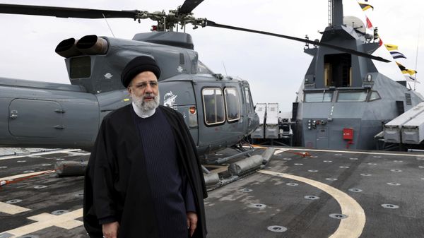 Raisi visits an exhibition of the Revolutionary Guard navy capabilities in the southern port city of Bandar Abbas - Sputnik International