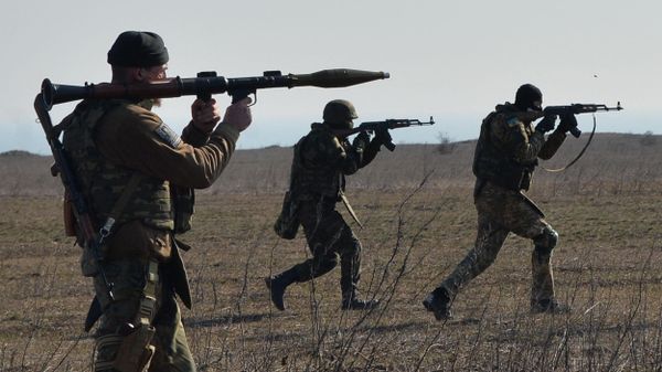 Ukrainian fighters take part in military exercises. - Sputnik International