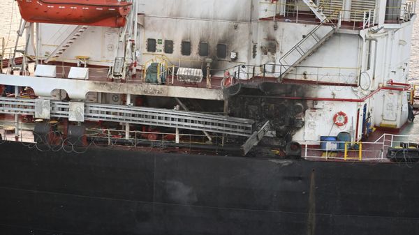 This photograph provided by the Indian Navy shows US-owned ship Genco Picardy that came under attack Wednesday from a bomb-carrying drone launched by Yemen's Houthi rebels in the Gulf of Aden, Thursday, Jan.18, 2024 - Sputnik International