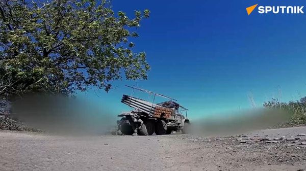 Russian Battlegroup Tsentr artillerymen carried out a fire cleansing of Ukrainian positions in the Avdeyevka area - Sputnik International