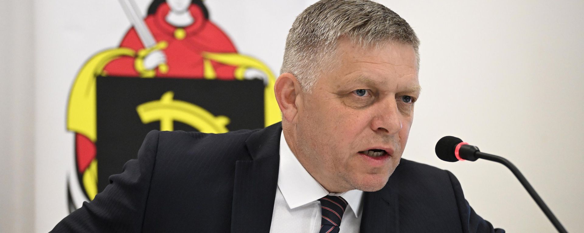 Slovakia's Prime Minister Robert Fico speaks during a press conference after the cabinet's away-from-home session in the town of Handlova, Slovakia, Wednesday, May, 15, 2024. - Sputnik International, 1920, 08.11.2024